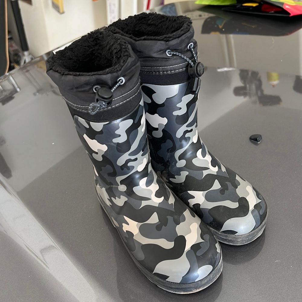 Western chief insulated snow rain boots size 13/1 bogs
